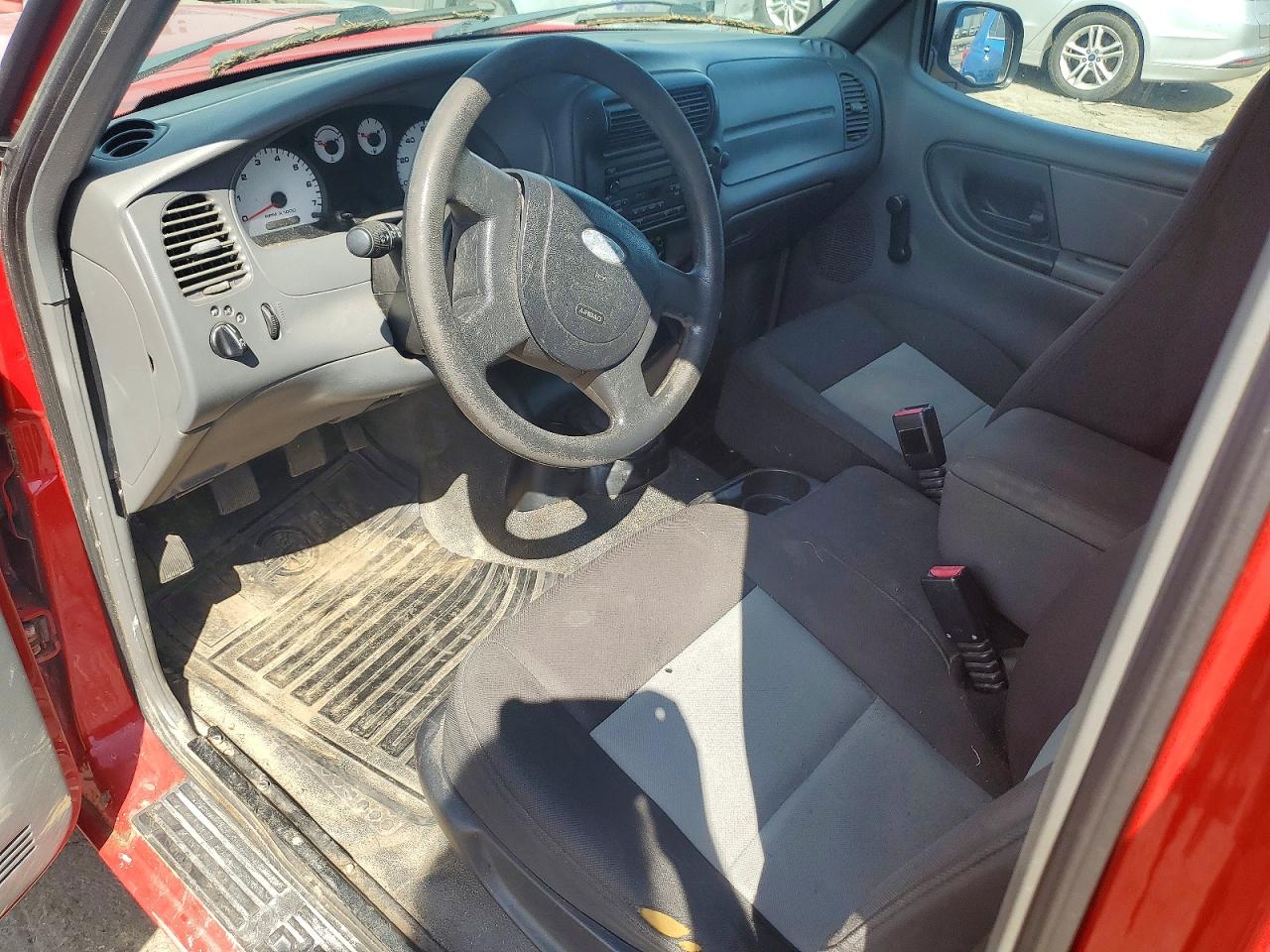 2004 Ford Ranger Red vin: 1FTYR10U74PA87166