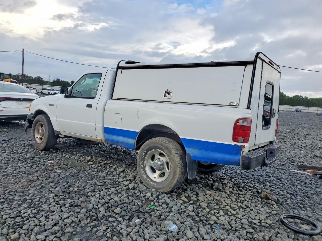 2005 Ford Ranger White vin: 1FTYR10U75PA61894