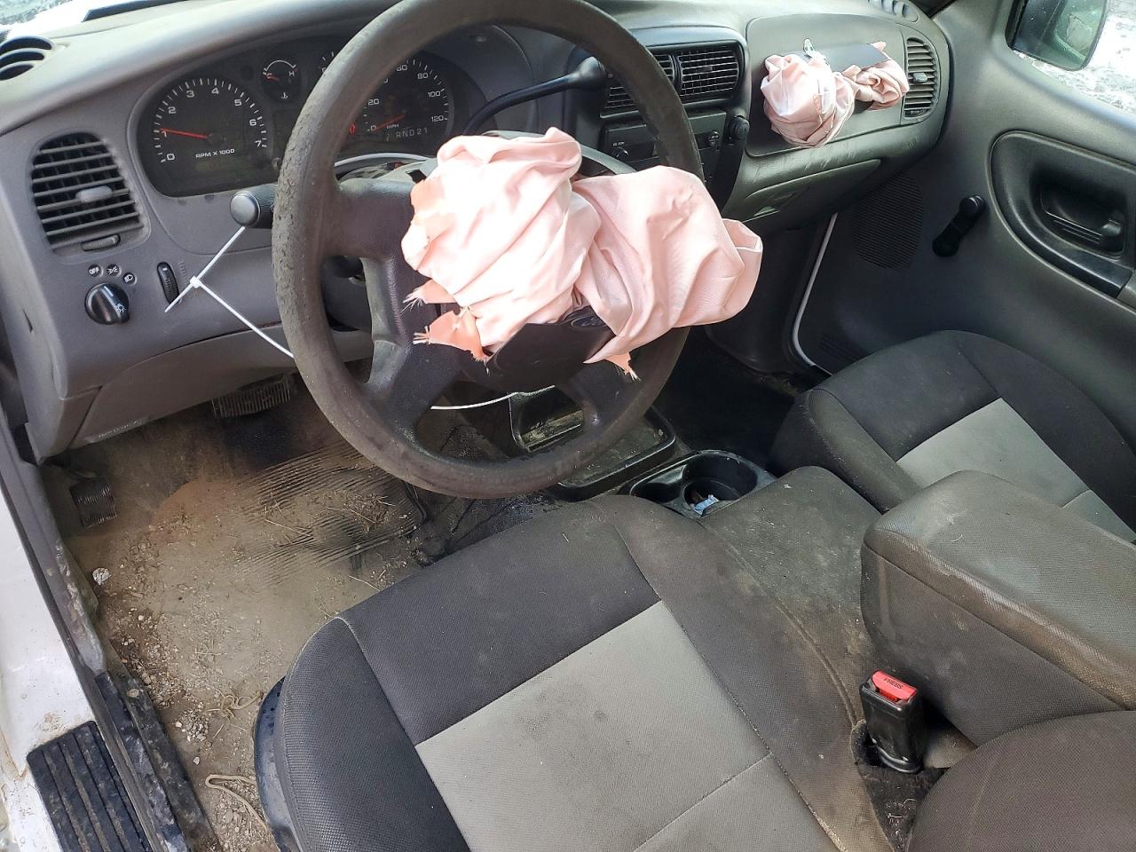 2005 Ford Ranger White vin: 1FTYR10U75PA61894