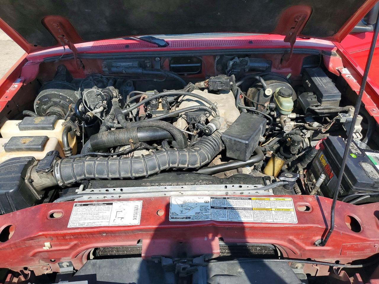 1998 Ford Ranger Red vin: 1FTYR10U7WPB56960