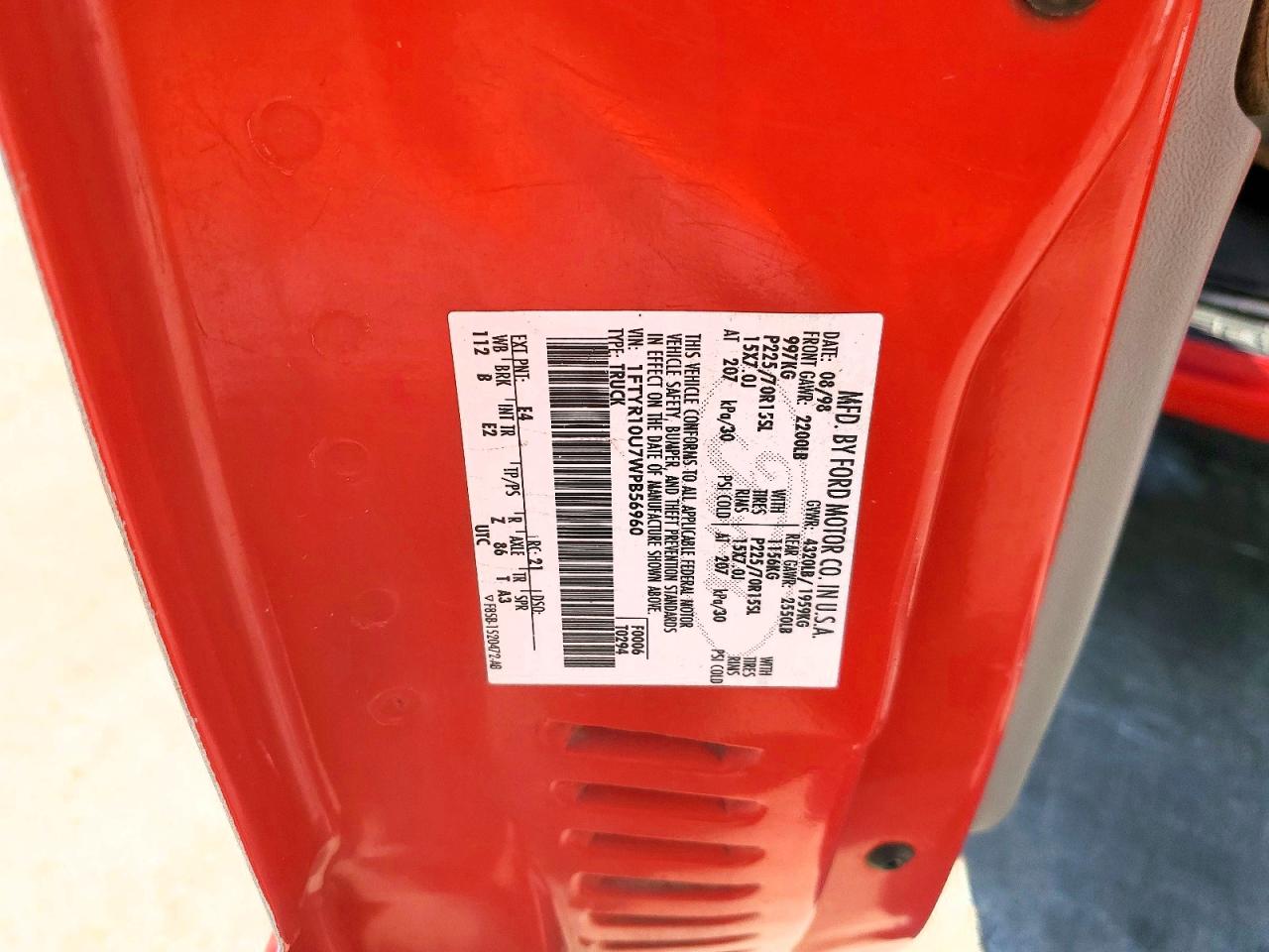 1998 Ford Ranger Red vin: 1FTYR10U7WPB56960