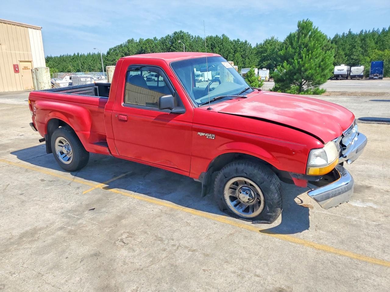 1998 Ford Ranger Red vin: 1FTYR10U7WPB56960