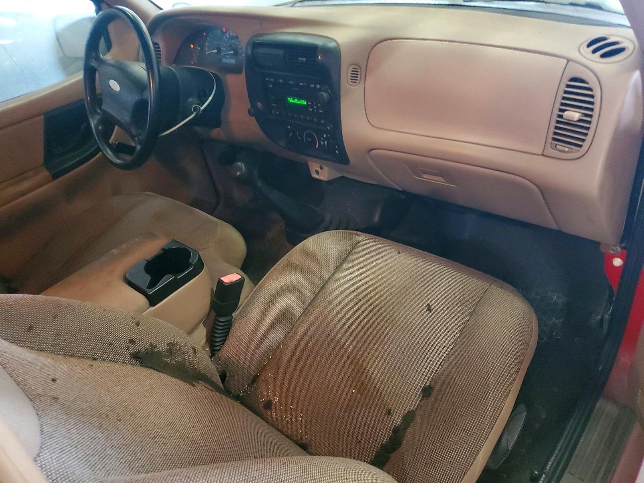 2002 Ford Ranger Red vin: 1FTYR10U92PA83746
