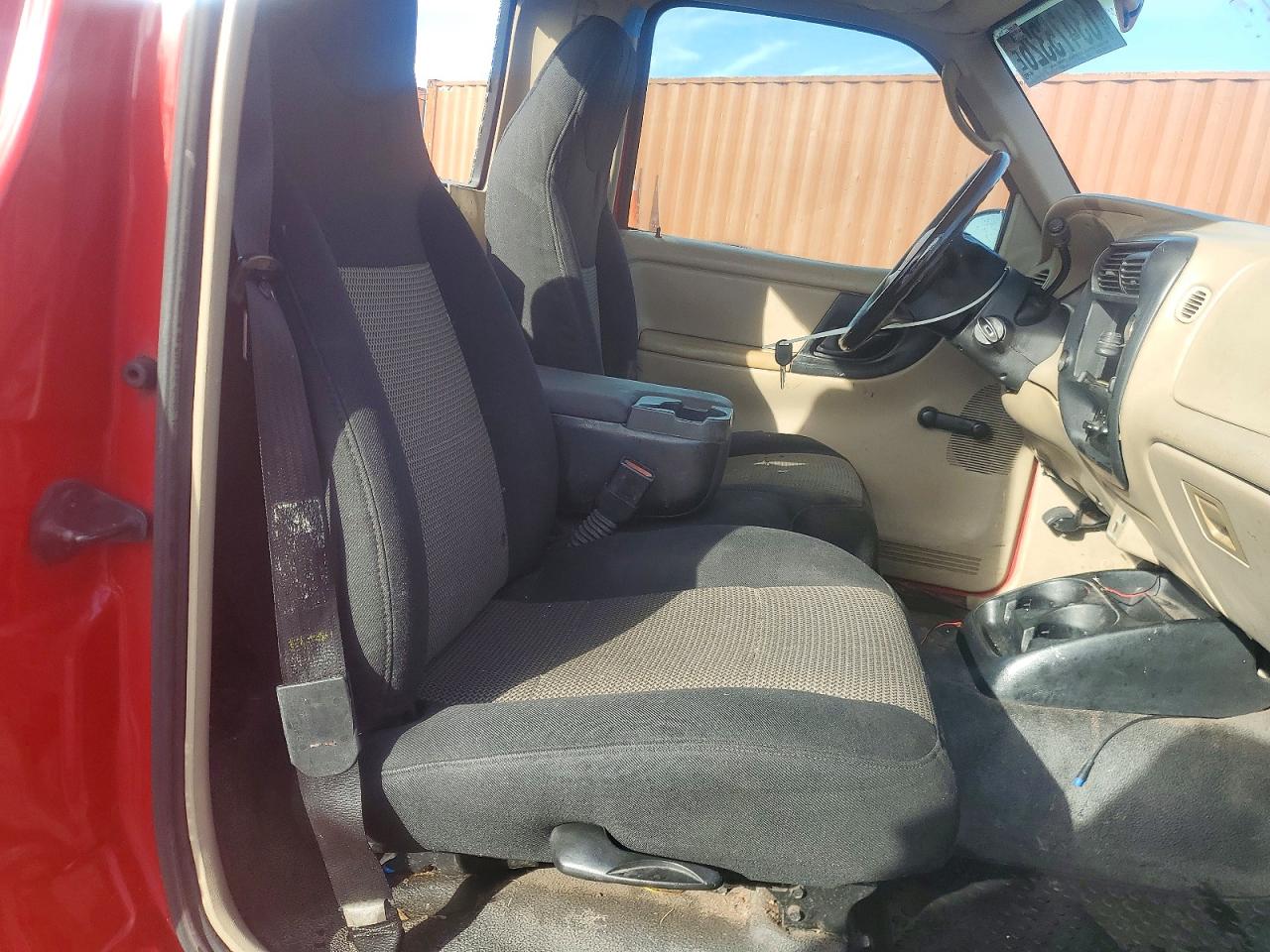 2003 Ford Ranger Red vin: 1FTYR10U93PB51917