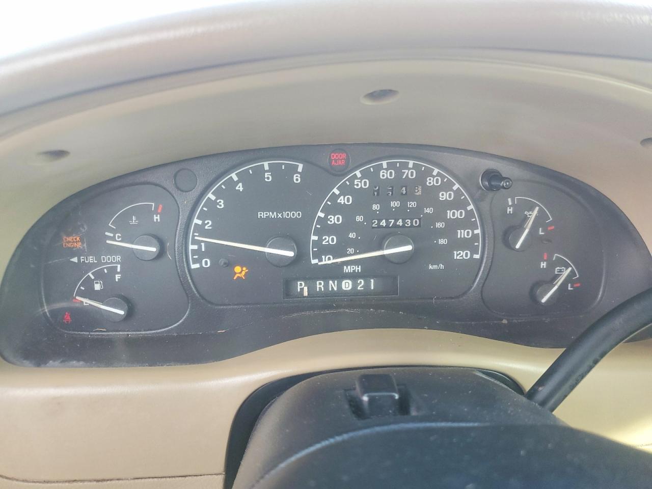 2003 Ford Ranger Red vin: 1FTYR10U93PB51917