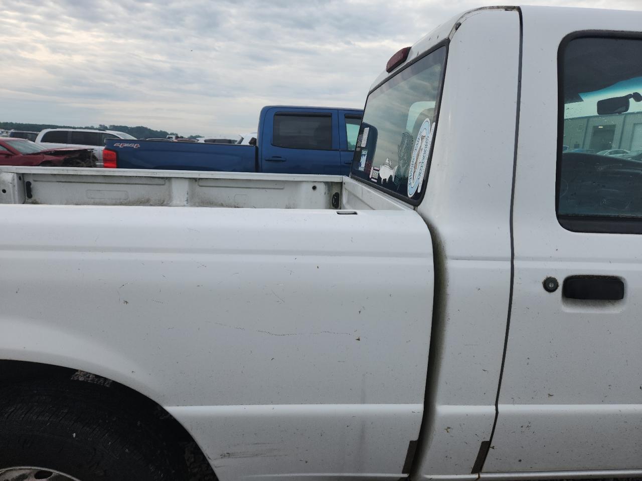 2002 Ford Ranger White vin: 1FTYR10UX2TA19383