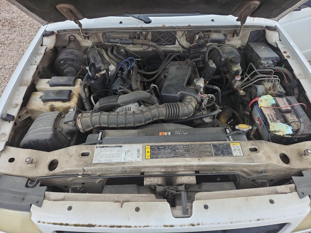 2002 Ford Ranger White vin: 1FTYR10UX2TA19383