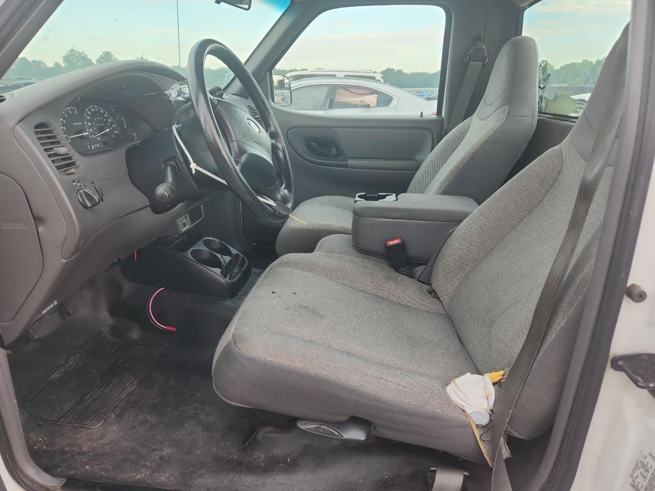 2002 Ford Ranger White vin: 1FTYR10UX2TA19383
