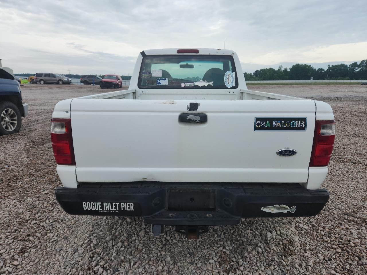 2002 Ford Ranger White vin: 1FTYR10UX2TA19383