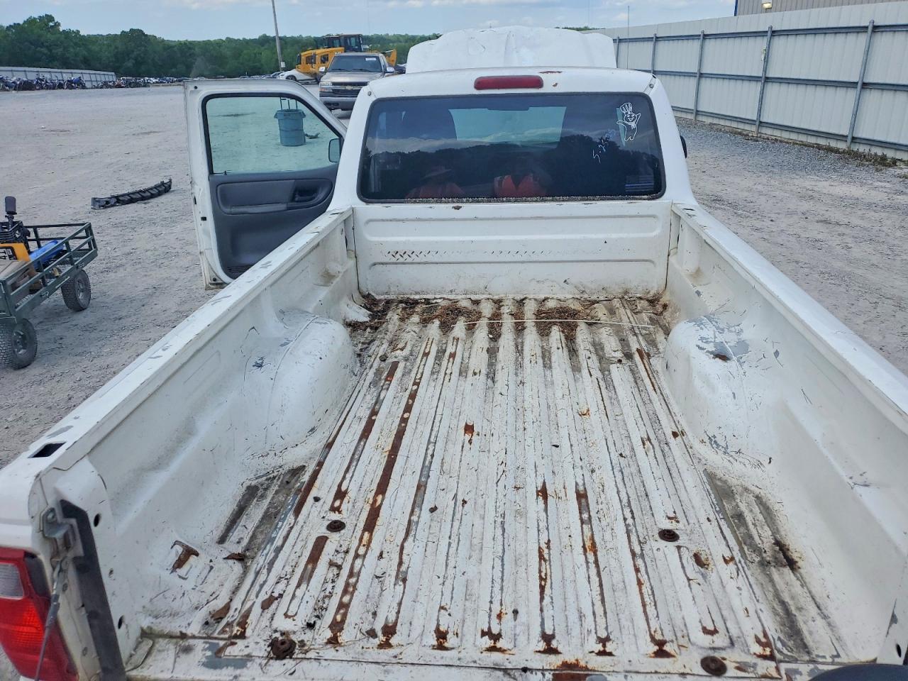 2004 Ford Ranger White vin: 1FTYR10UX4PB35145