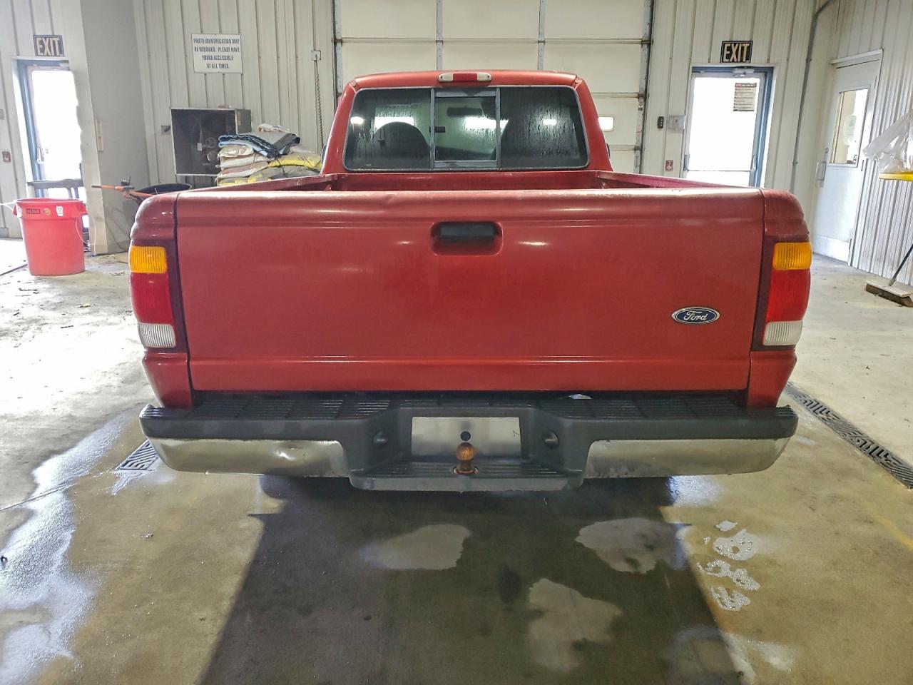 1999 Ford Ranger Red vin: 1FTYR10V1XUB51376