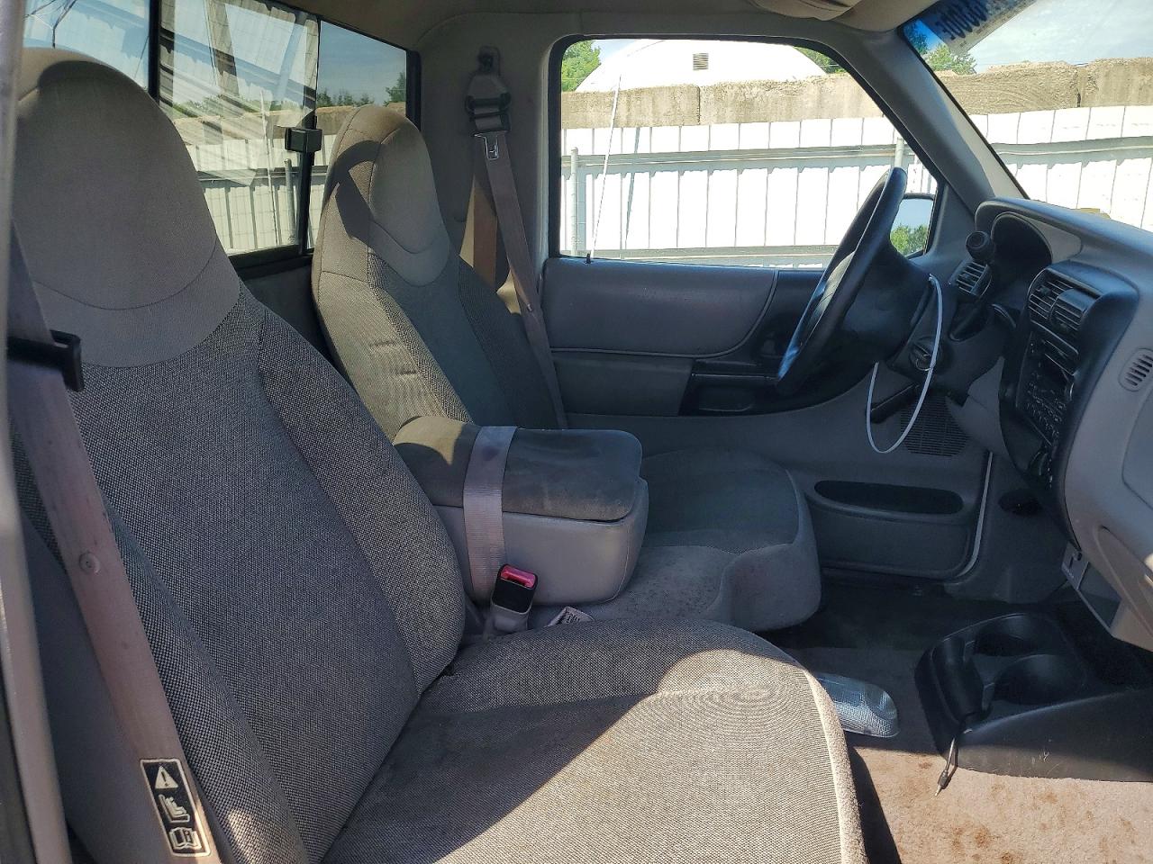 2000 Ford Ranger White vin: 1FTYR10V1YTA75665