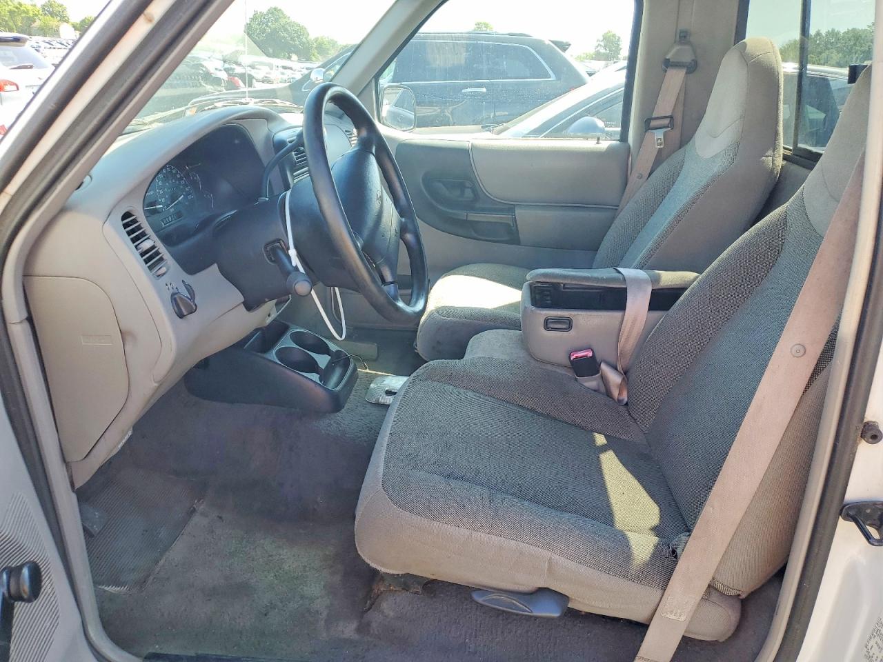 2000 Ford Ranger White vin: 1FTYR10V1YTA75665