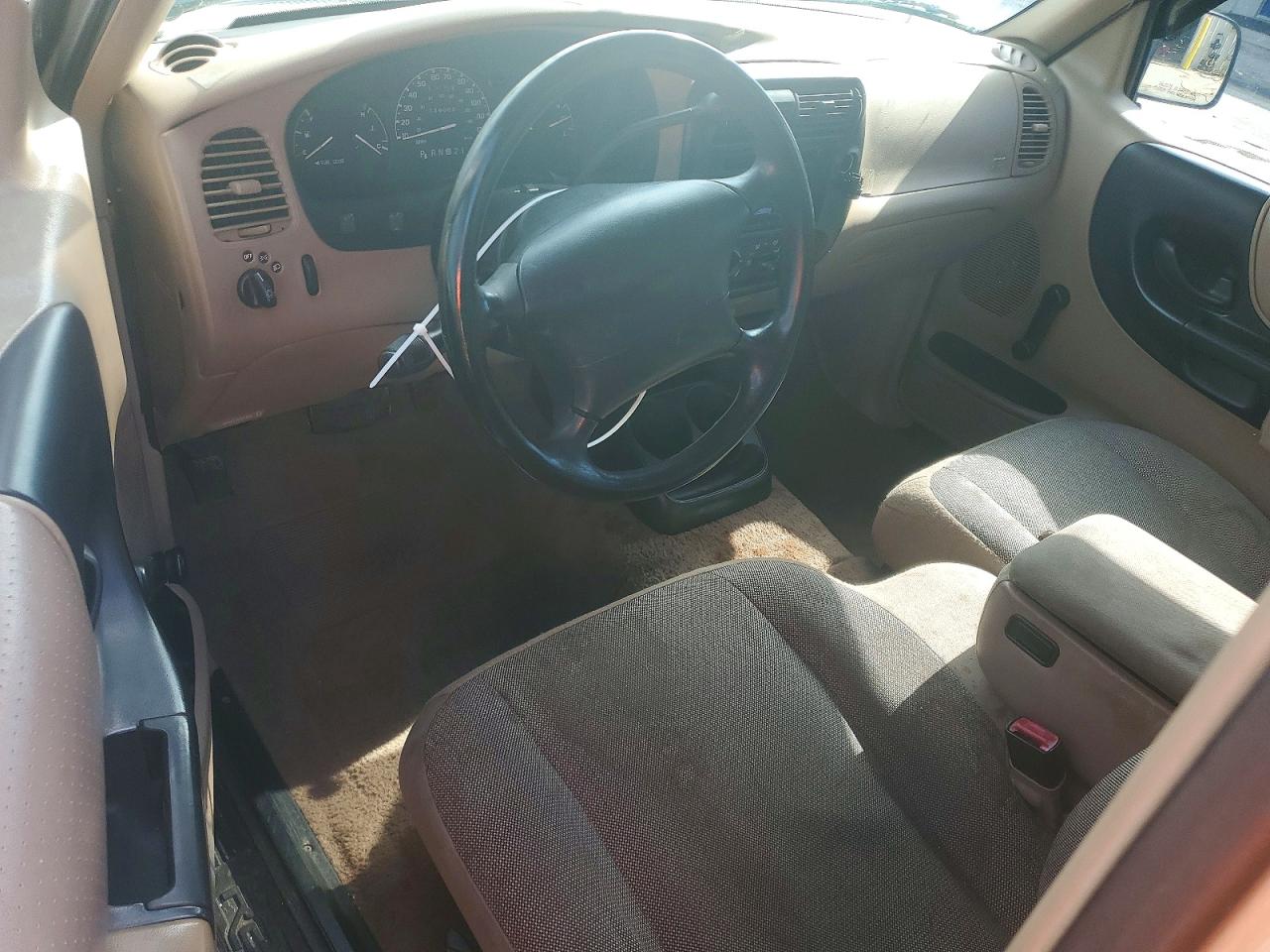 2000 Ford Ranger Gold vin: 1FTYR10V2YPA27987