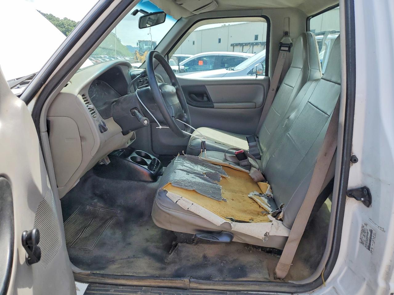 2000 Ford Ranger White vin: 1FTYR10V3YPA88748
