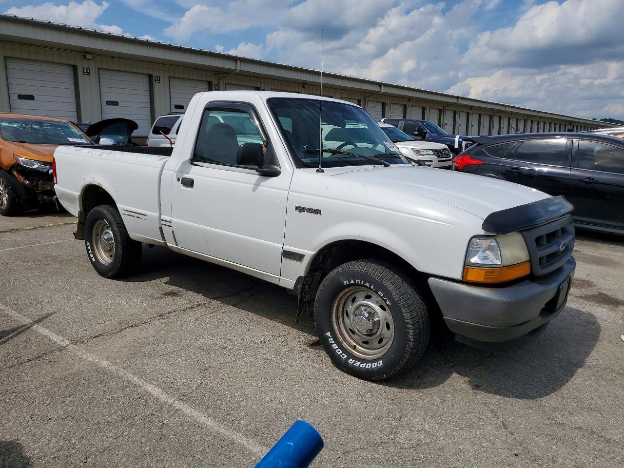 2000 Ford Ranger White vin: 1FTYR10V3YPA88748