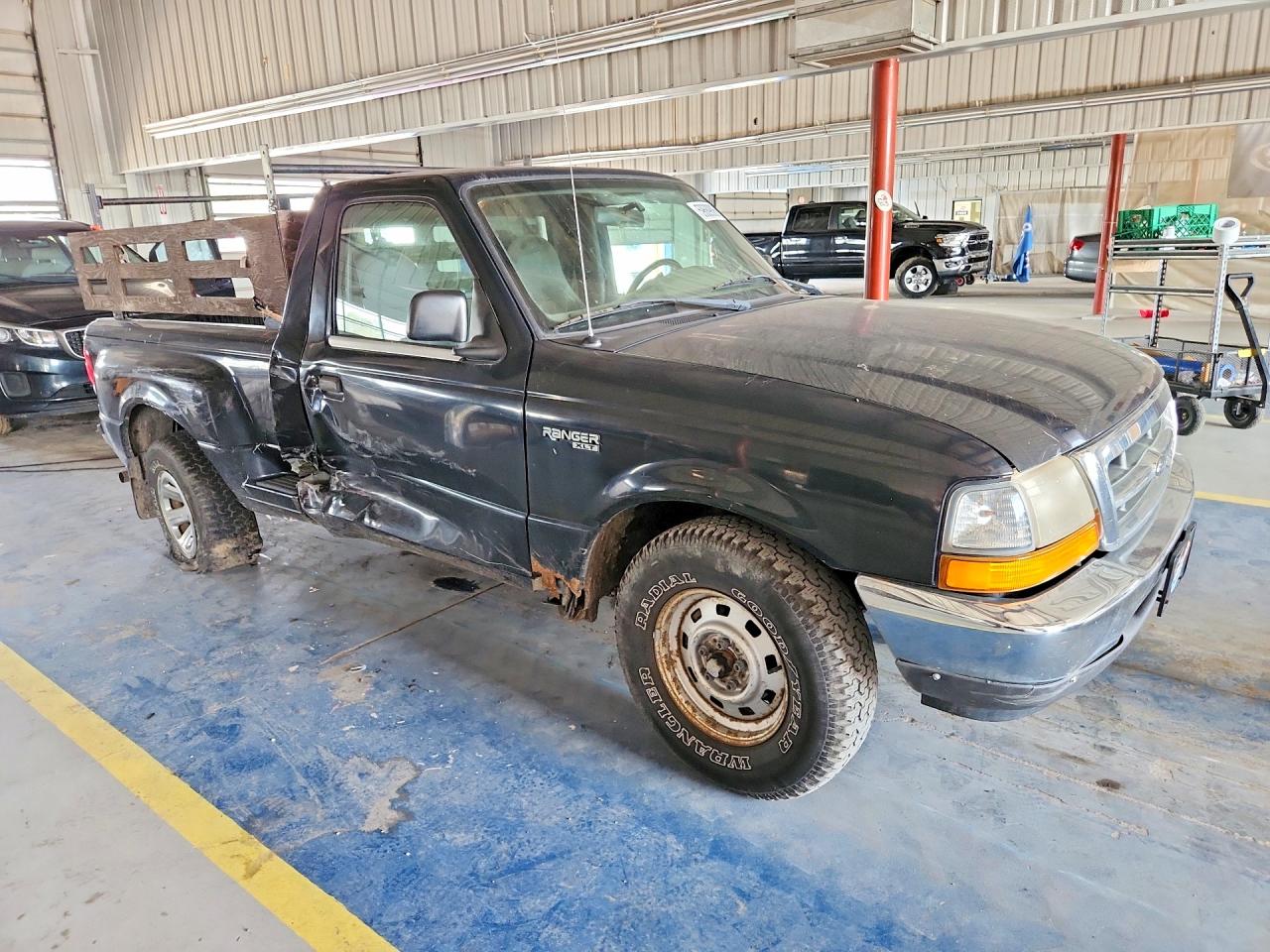 2000 Ford Ranger Xl Черный vin: 1FTYR10V4YPB23765