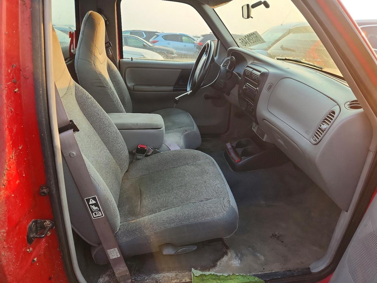 2000 Ford Ranger Red vin: 1FTYR10V4YPB42011