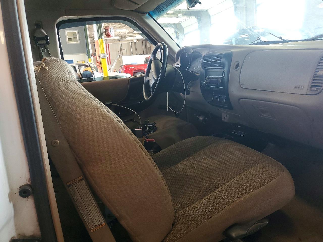 1999 Ford Ranger White vin: 1FTYR10V6XUB51387