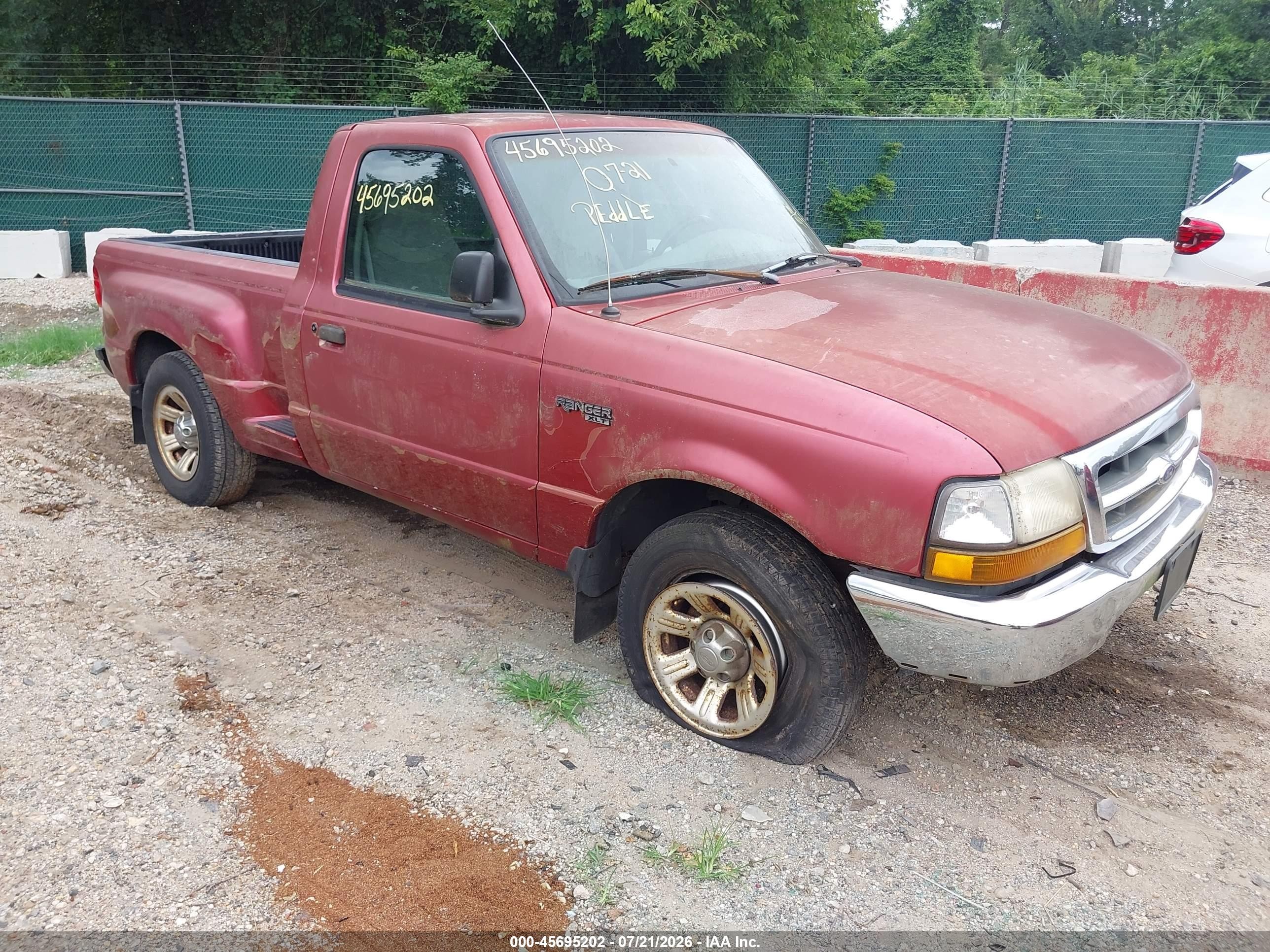 2000 Ford Ranger Xl/xlt Red vin: 1FTYR10V6YTA83809