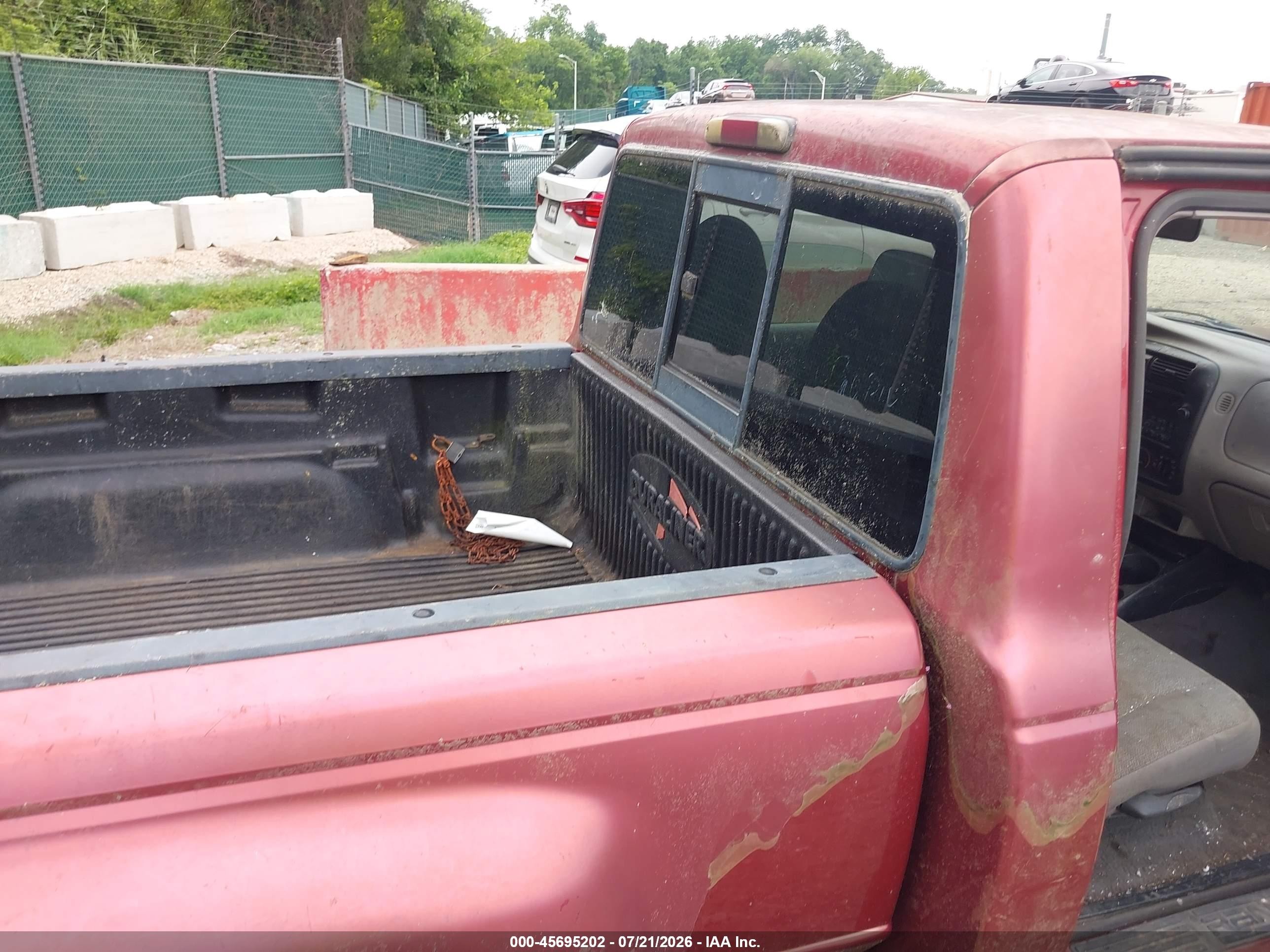 2000 Ford Ranger Xl/xlt Red vin: 1FTYR10V6YTA83809