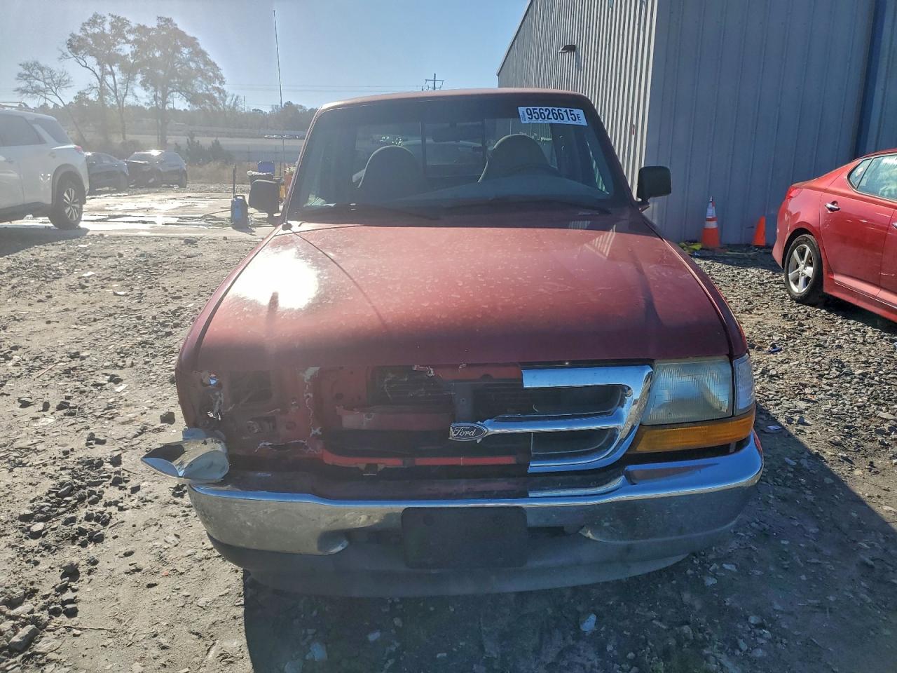 1999 Ford Ranger Red vin: 1FTYR10V7XPA92185