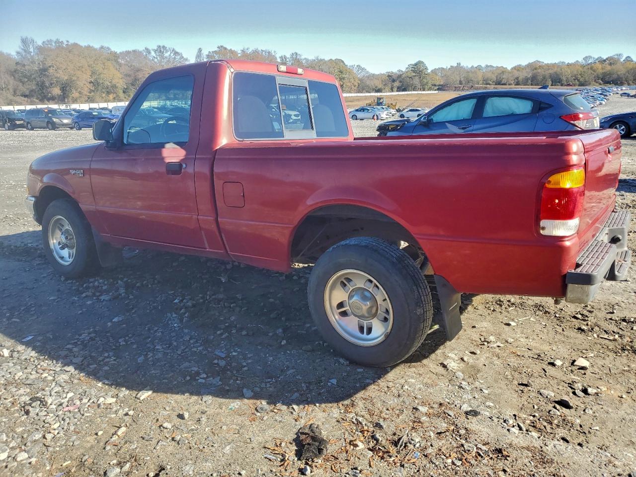 1999 Ford Ranger Red vin: 1FTYR10V7XPA92185