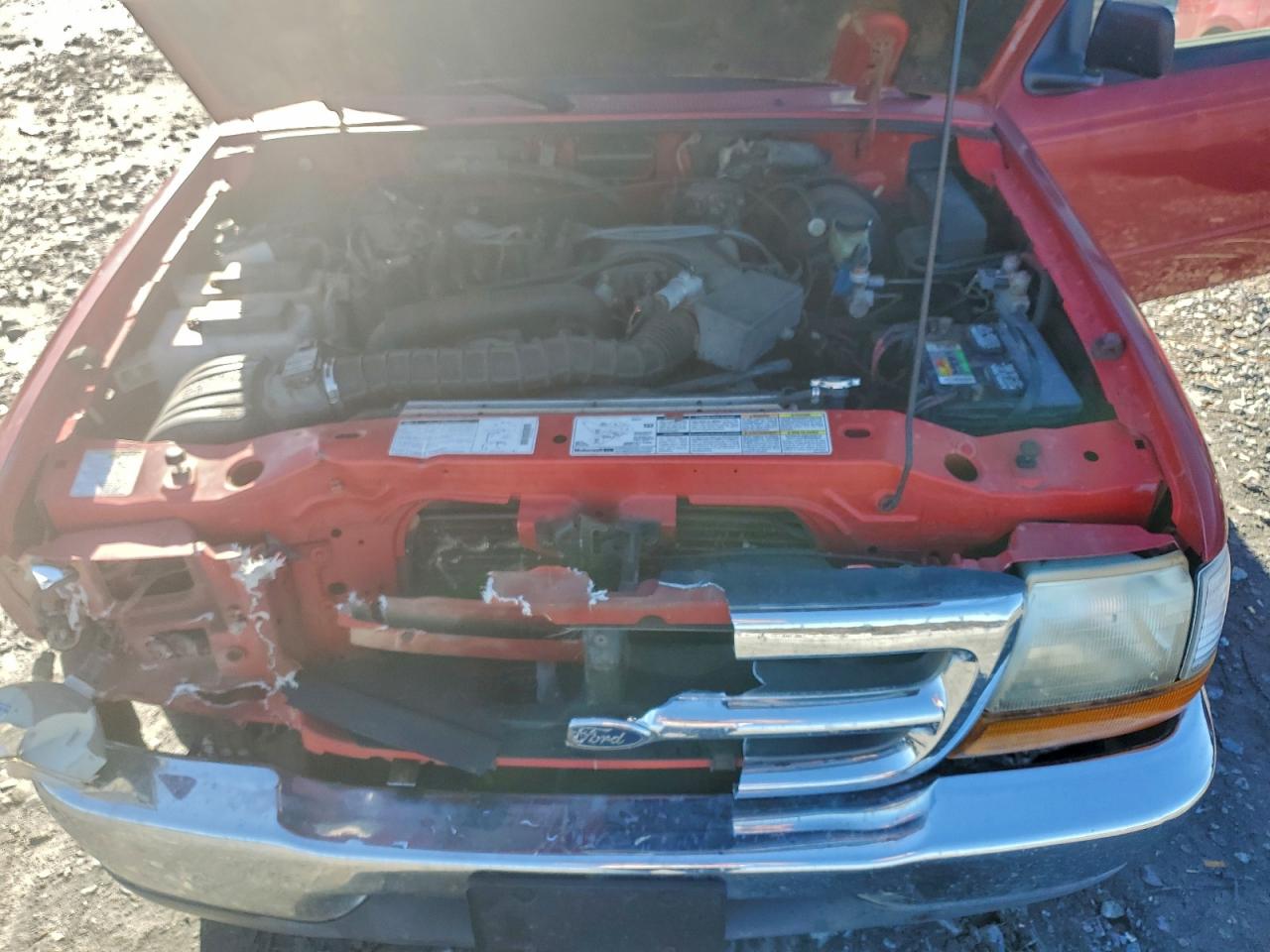 1999 Ford Ranger Red vin: 1FTYR10V7XPA92185