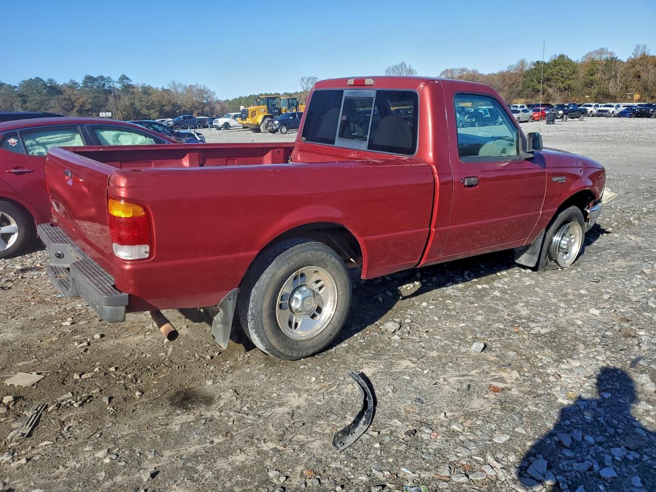 1999 Ford Ranger Red vin: 1FTYR10V7XPA92185