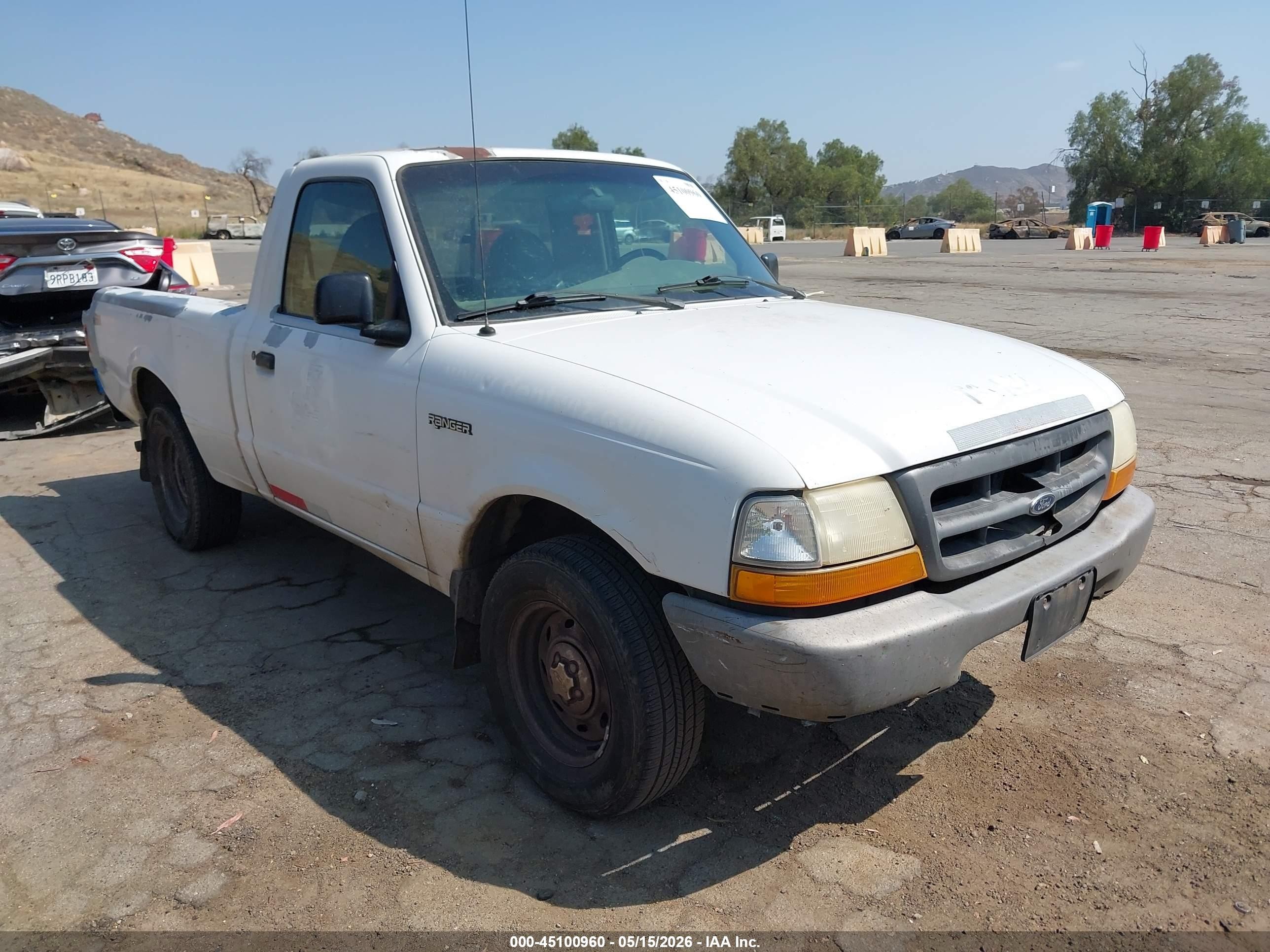 1FTYR10V8YPC06857