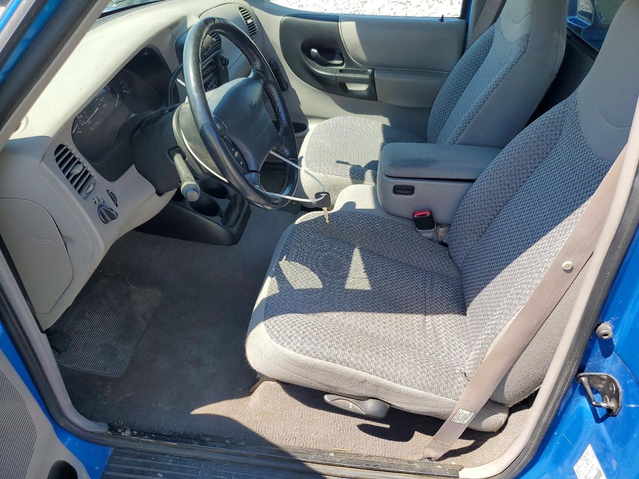 1999 Ford Ranger Blue vin: 1FTYR10X5XPB55916