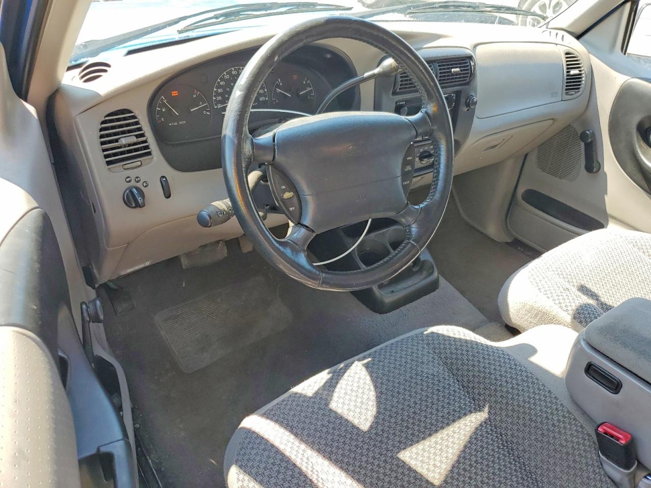 1999 Ford Ranger Blue vin: 1FTYR10X5XPB55916