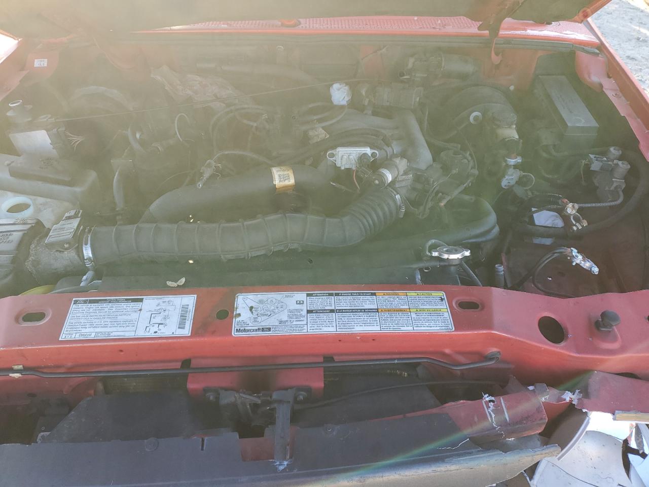 1998 Ford Ranger Red vin: 1FTYR11U4WTA18749