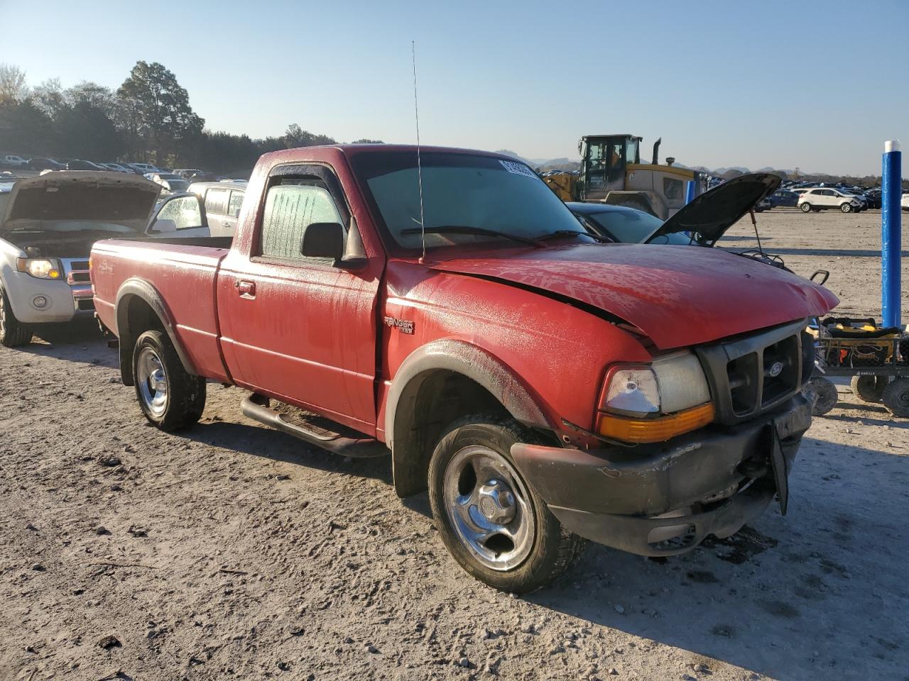 1998 Ford Ranger Red vin: 1FTYR11U4WTA18749