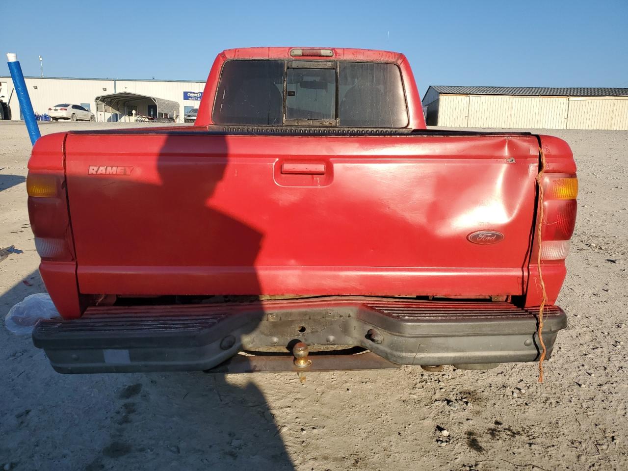 1998 Ford Ranger Red vin: 1FTYR11U4WTA18749