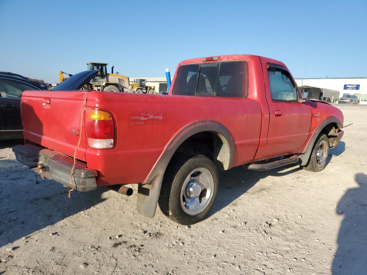1998 Ford Ranger Red vin: 1FTYR11U4WTA18749