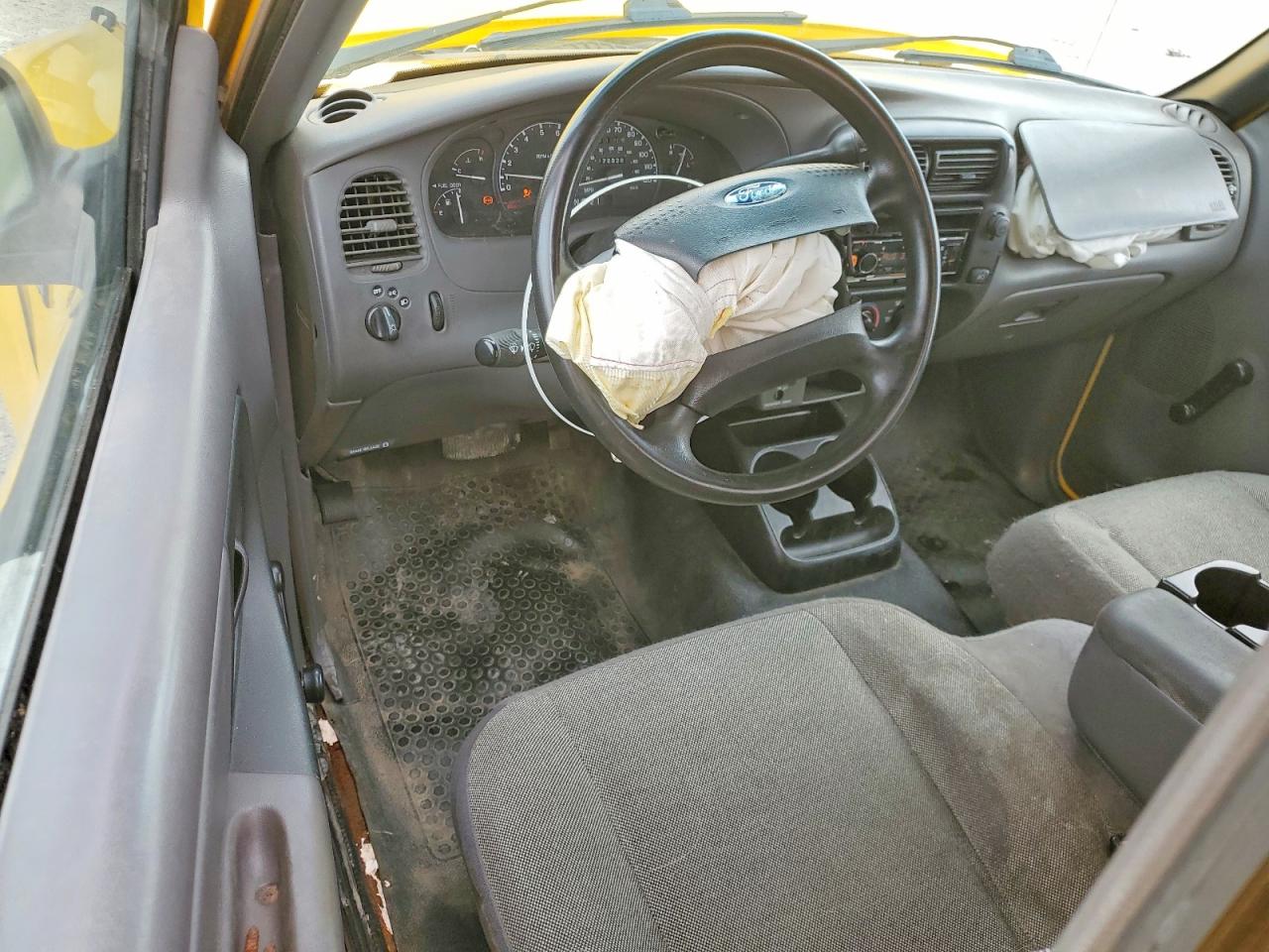 2002 Ford Ranger Yellow vin: 1FTYR11UX2PA70986