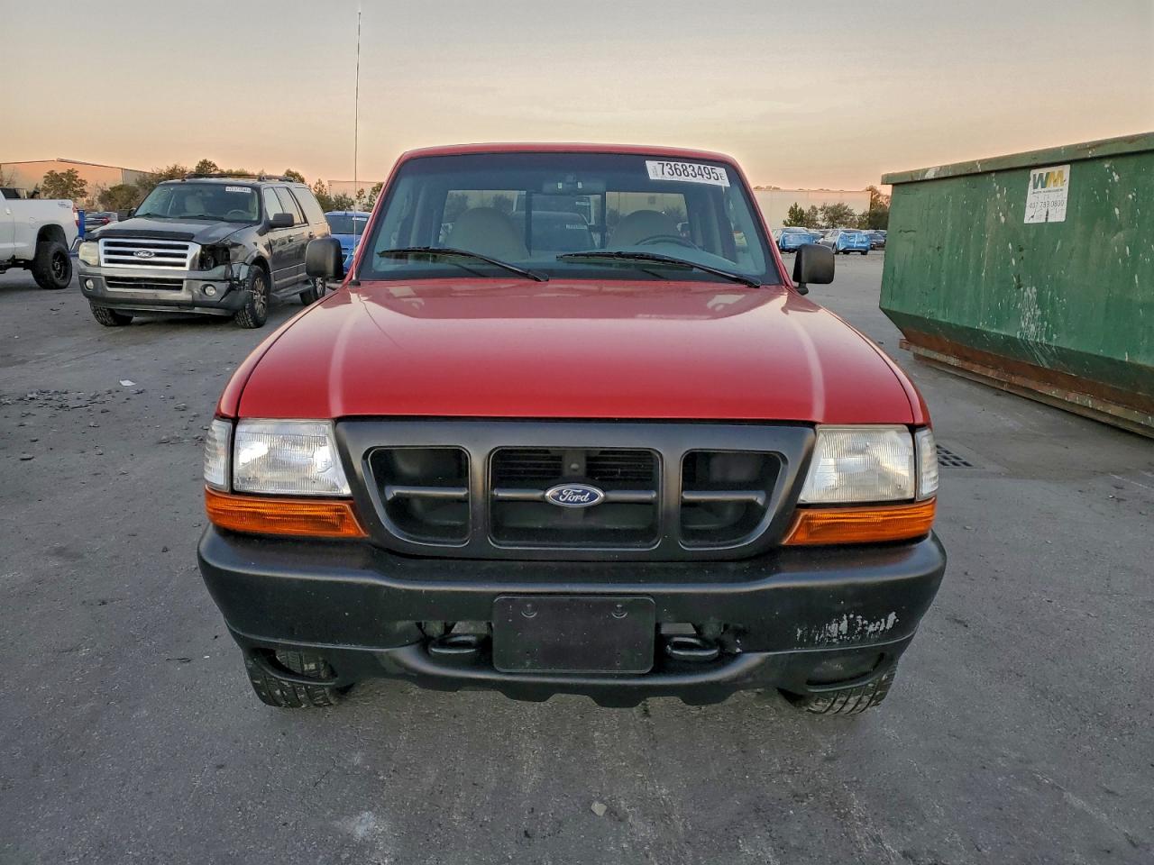 1998 Ford Ranger Red vin: 1FTYR11X9WPB65376