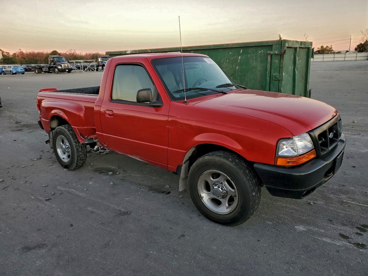 1998 Ford Ranger Red vin: 1FTYR11X9WPB65376