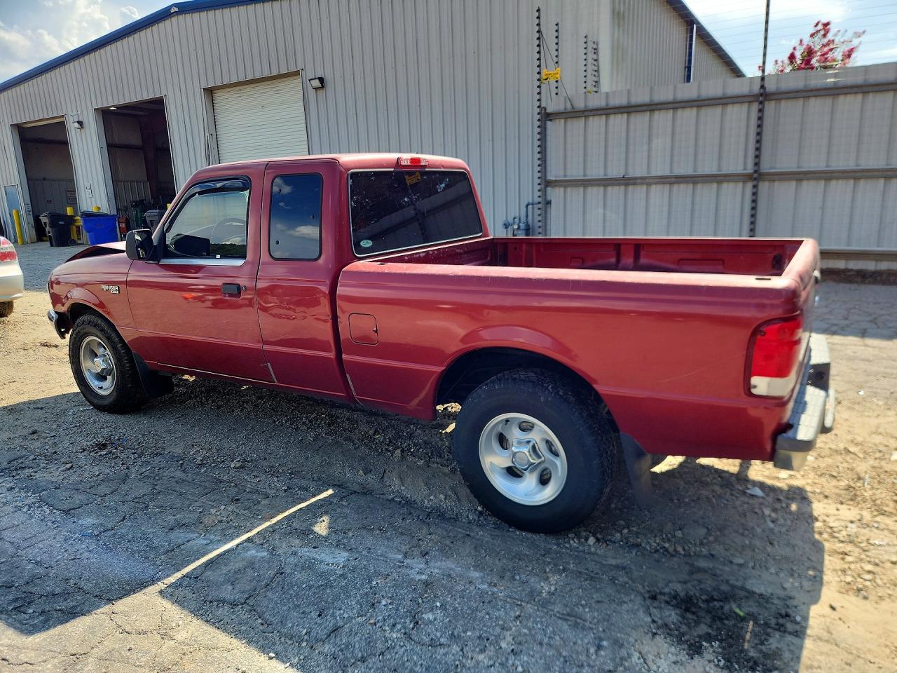 2000 Ford Ranger Super Cab Burgundy vin: 1FTYR14C3YPB17156