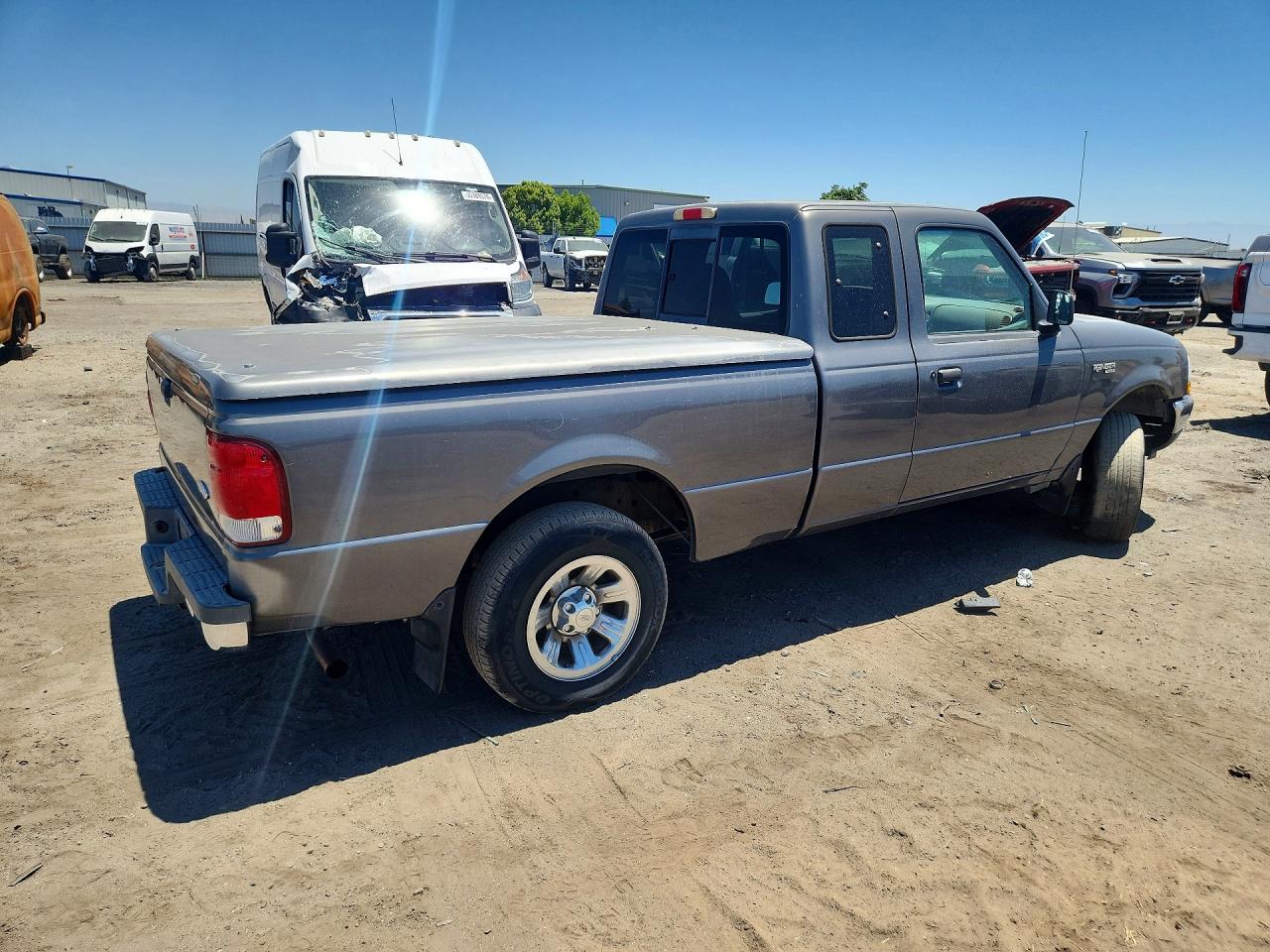 2000 Ford Ranger Super Cab Gray vin: 1FTYR14C4YPB55284