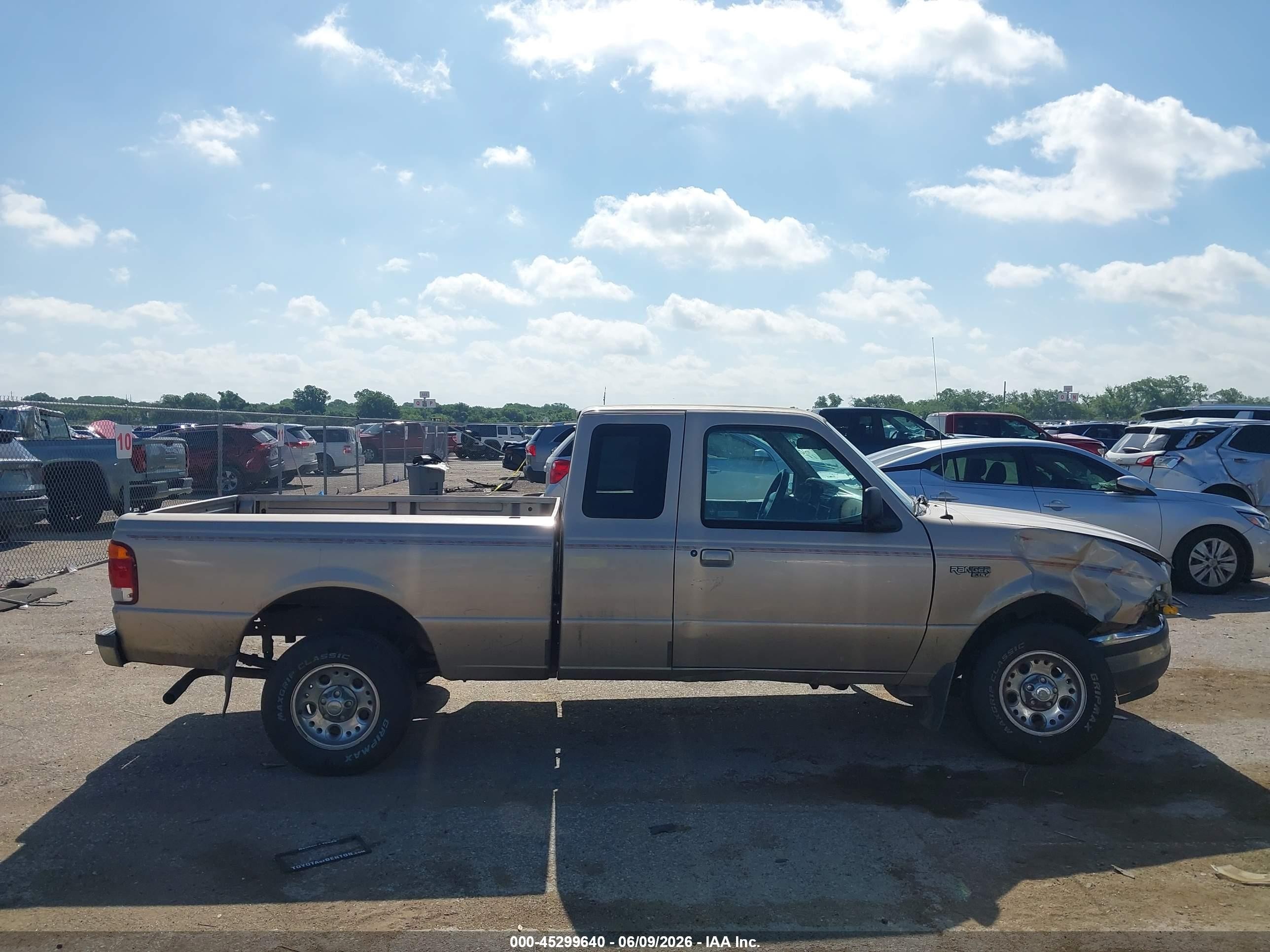 1998 Ford Ranger Xl/xlt Gold vin: 1FTYR14CXWPA82175