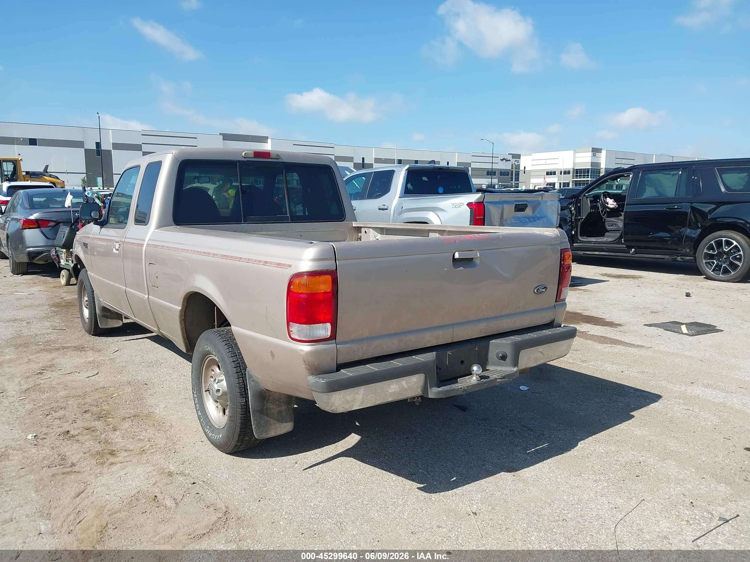 1998 Ford Ranger Xl/xlt Gold vin: 1FTYR14CXWPA82175