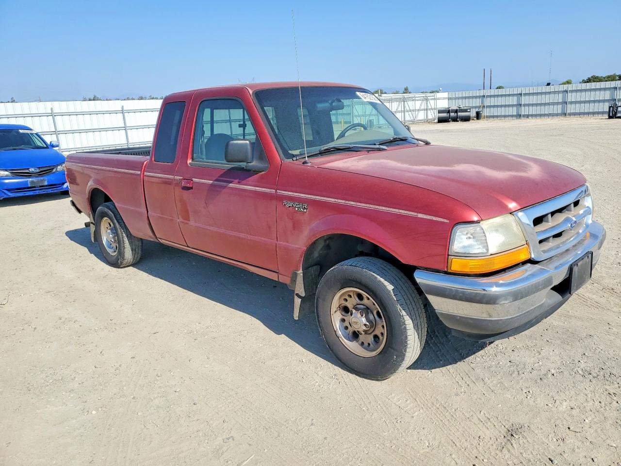 1998 Ford Ranger Super Cab Red vin: 1FTYR14CXWPB36817