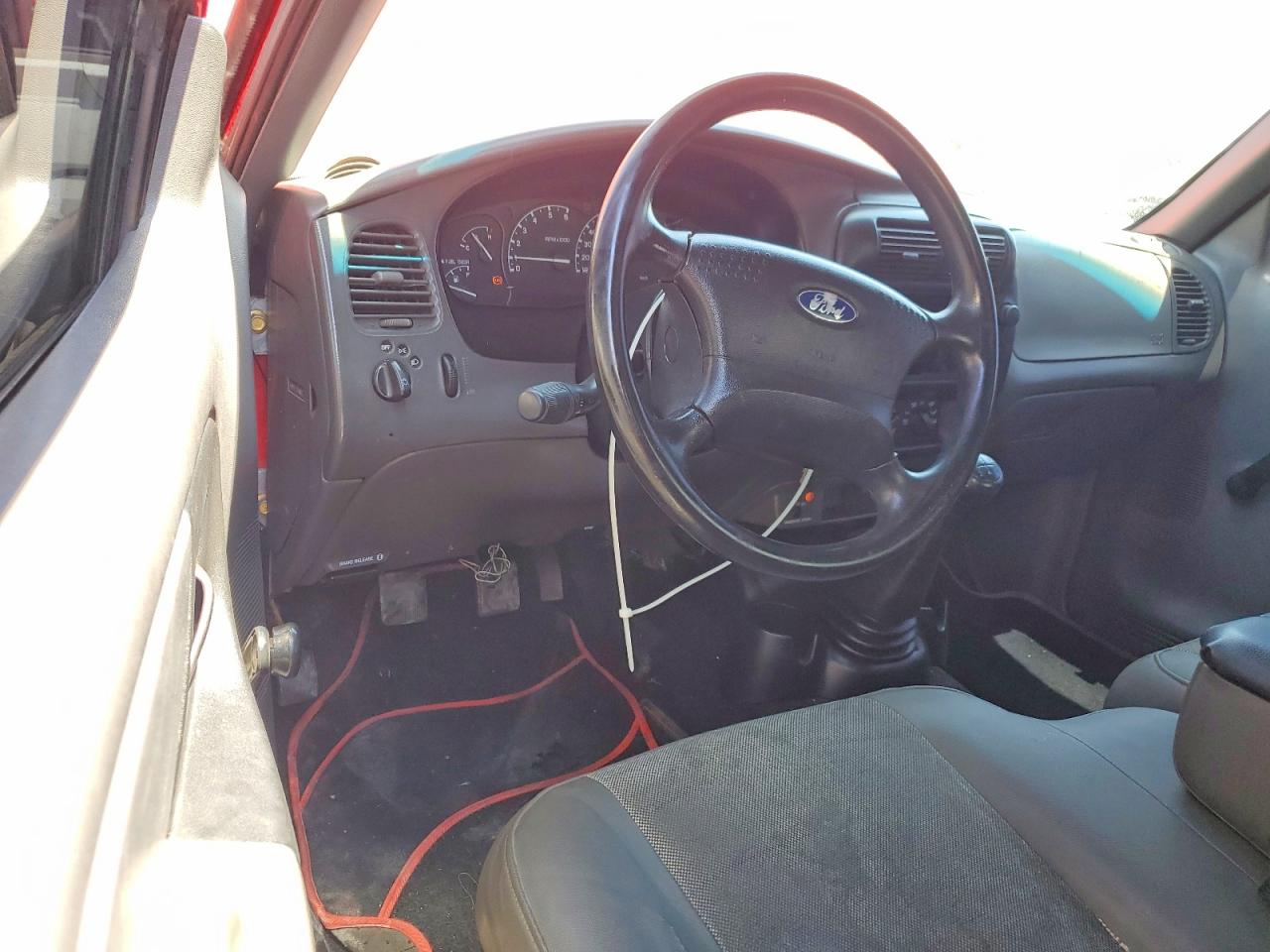 2001 Ford Ranger Super Cab Red vin: 1FTYR14D31PB74813