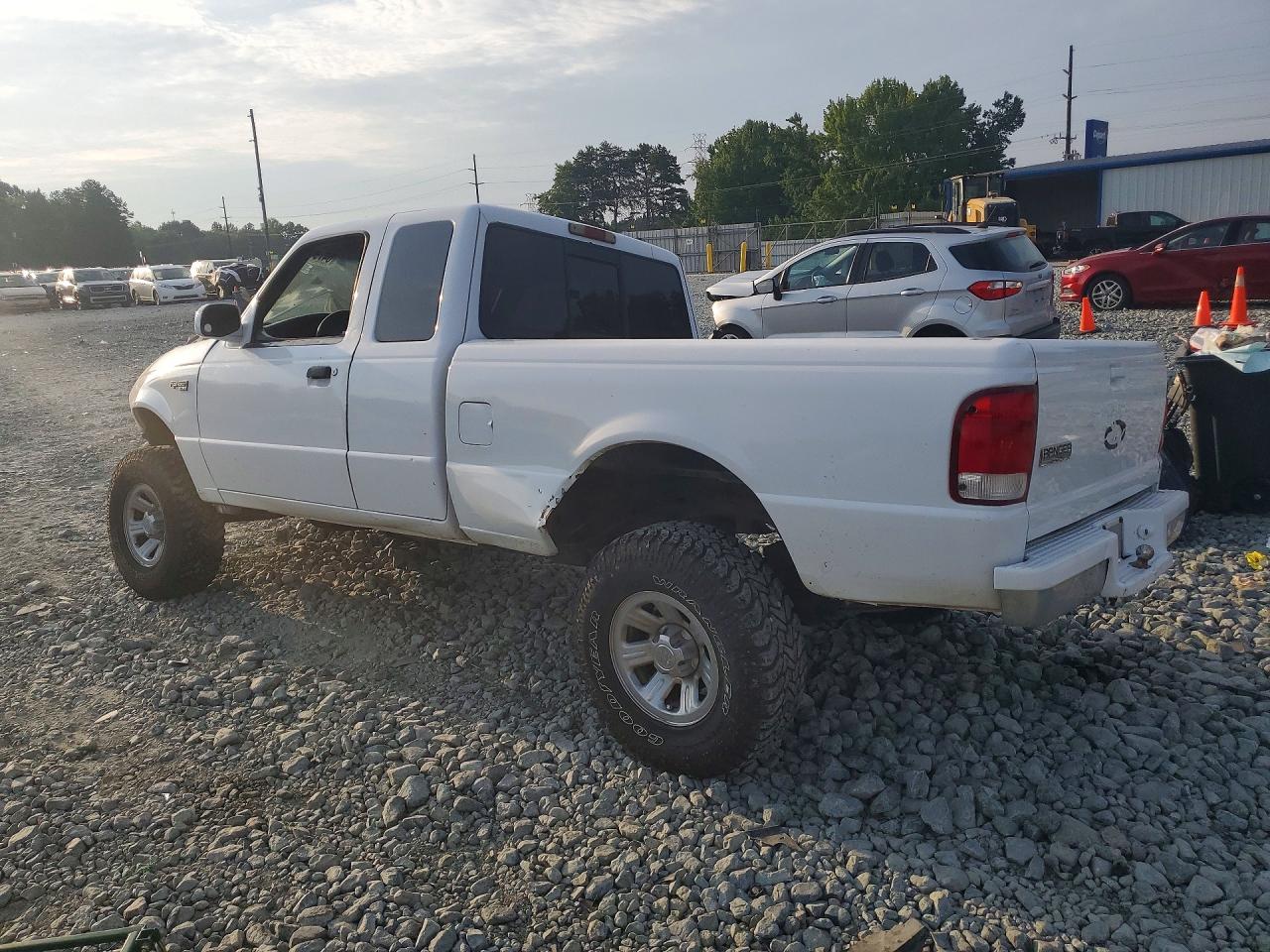 2001 Ford Ranger Super Cab White vin: 1FTYR14E11PA26832