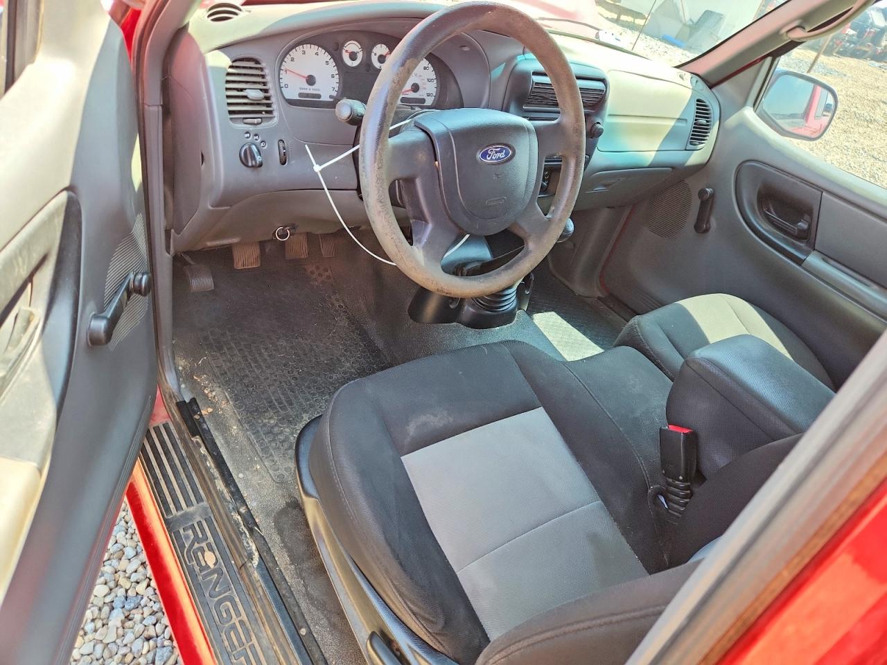 2005 Ford Ranger Super Cab Red vin: 1FTYR14E55PB05796