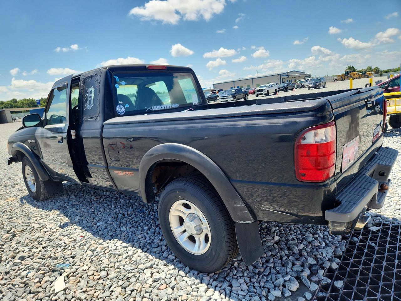 2001 Ford Ranger Super Cab Black vin: 1FTYR14E61PB33035
