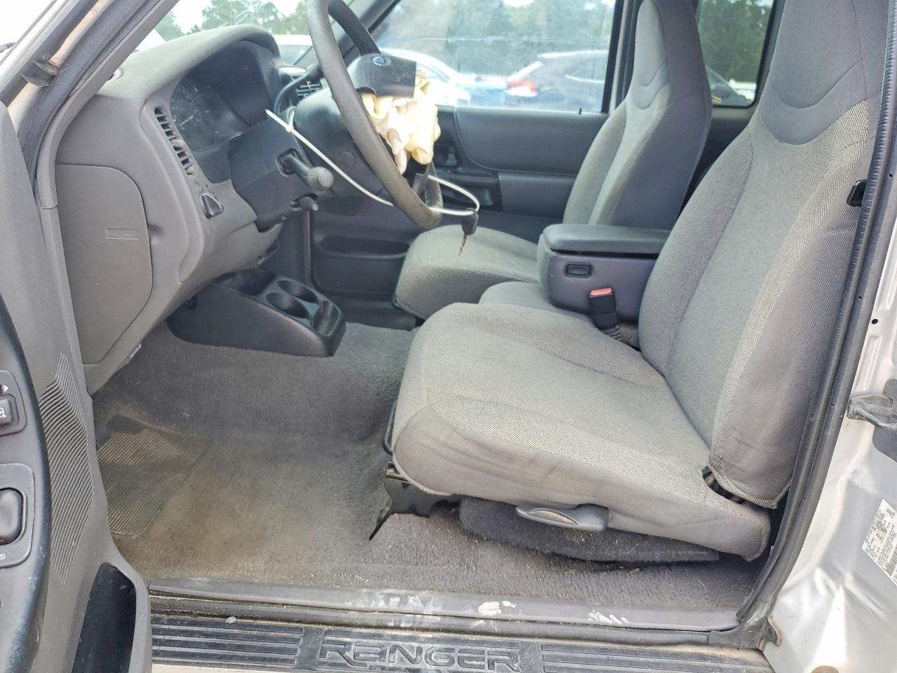 2001 Ford Ranger Super Cab Серебряный vin: 1FTYR14E71TA53959