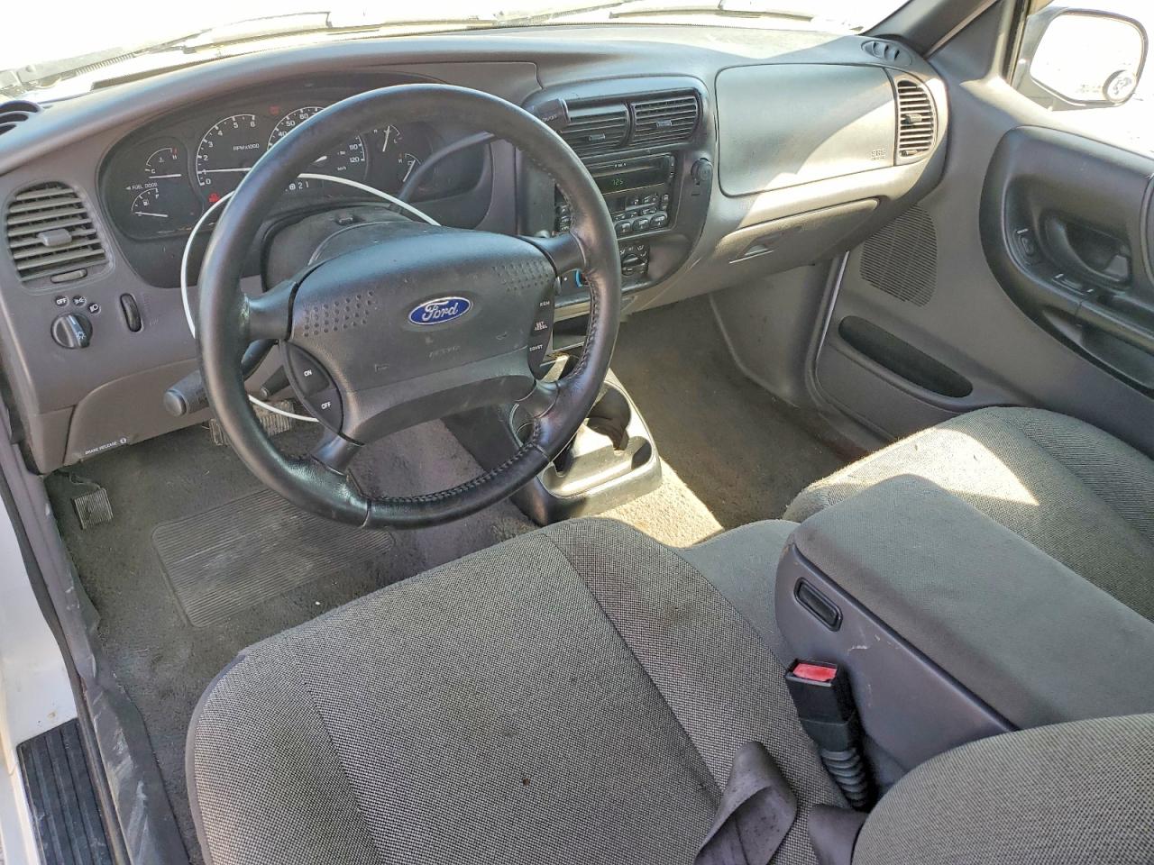2001 Ford Ranger Super Cab White vin: 1FTYR14E91TA29856